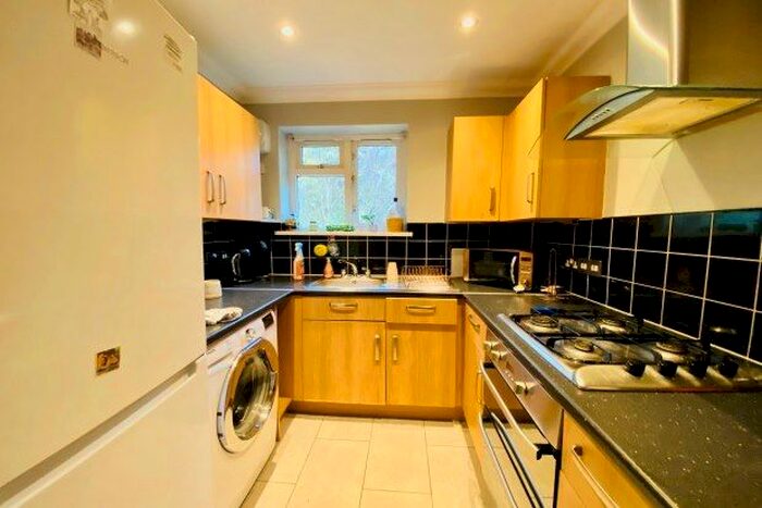 2 Bedroom Flat To Rent In Sycamore Crescent, Norwich, NR2