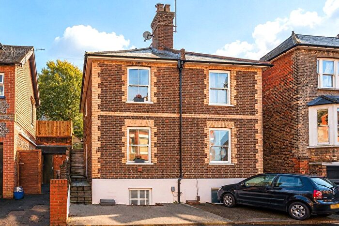 4 Bedroom Semi-Detached House To Rent In Sydenham Road, Guildford, Surrey, GU1