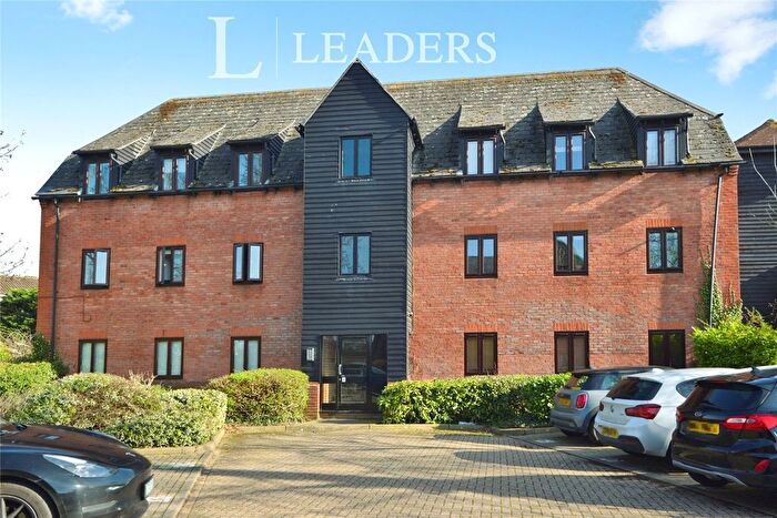 2 Bedroom Flat For Sale In Canvey Walk, Chelmsford, Essex, CM1