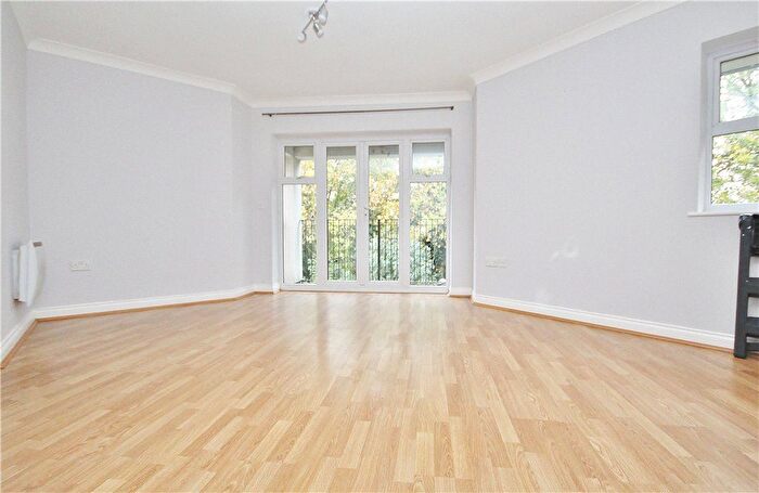 2 Bedroom Flat To Rent In International Way, Sunbury-On-Thames, Surrey, TW16