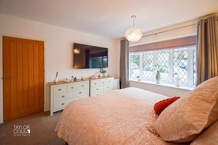 2 Bedroom Detached Bungalow For Sale In Tamworth Road, Amington, B77