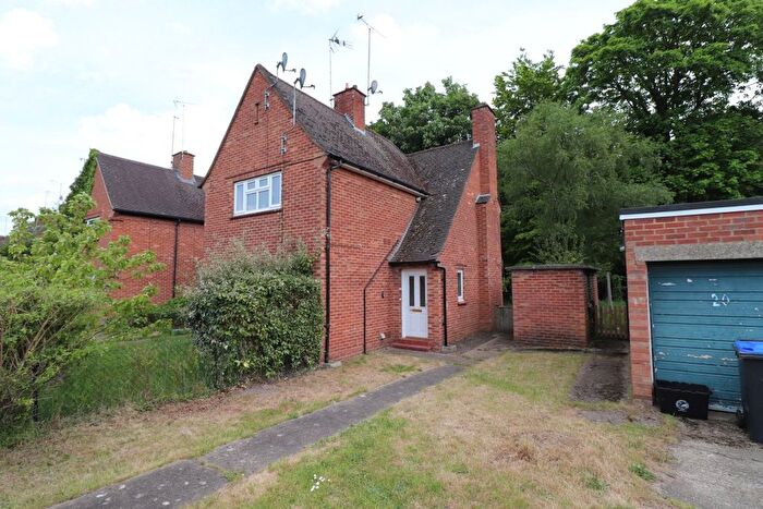 2 Bedroom Maisonette To Rent In Gaviots Close, Gerards Cross, SL9