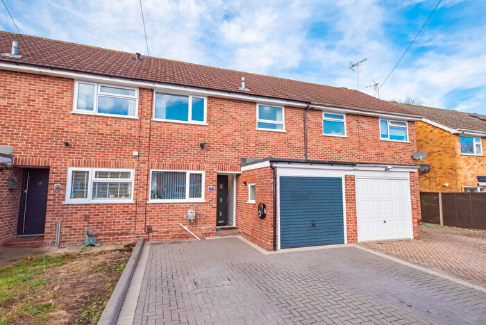 3 Bedroom Terraced House For Sale In Fox Drive, Yateley, Hampshire, GU46