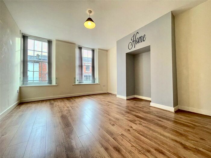 1 Bedroom Flat To Rent In High Street, Bromsgrove, Worcestershire, B61