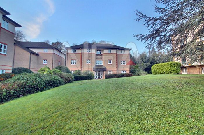2 Bedroom Apartment To Rent In Balmore Park, Caversham, Reading, RG4