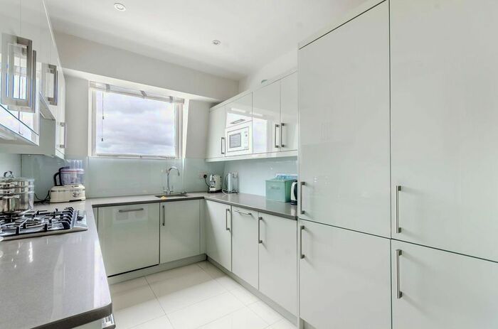 2 Bedroom Flat To Rent In Queens Gate Gardens, South Kensington, London, SW7