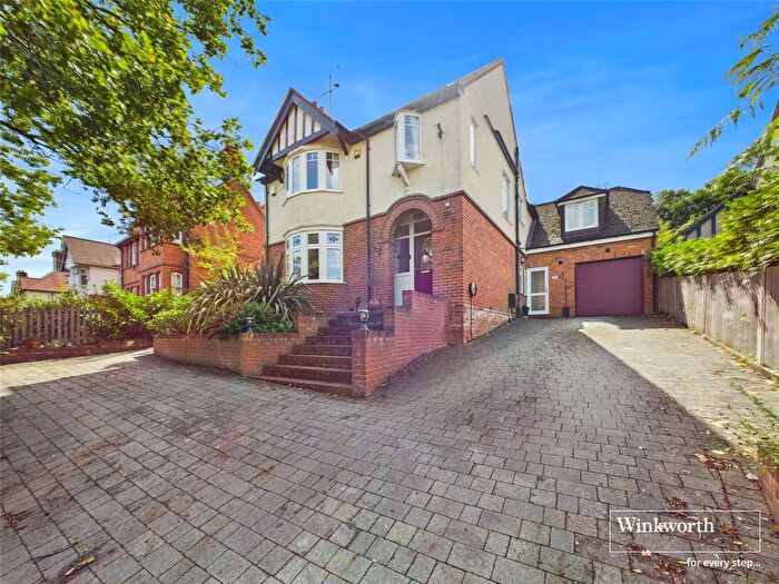 6 Bedroom Detached House For Sale In Oak Tree Road, Tilehurst, Reading, Berkshire, RG31