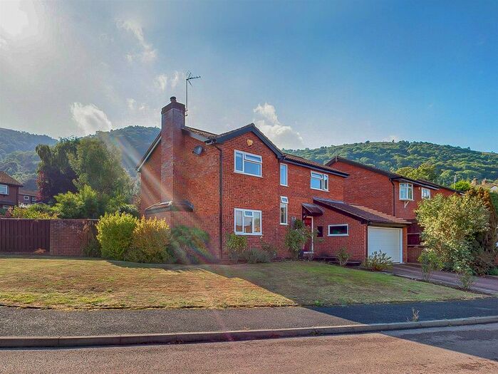 4 Bedroom Detached House For Sale In The Moorlands, Malvern, WR14