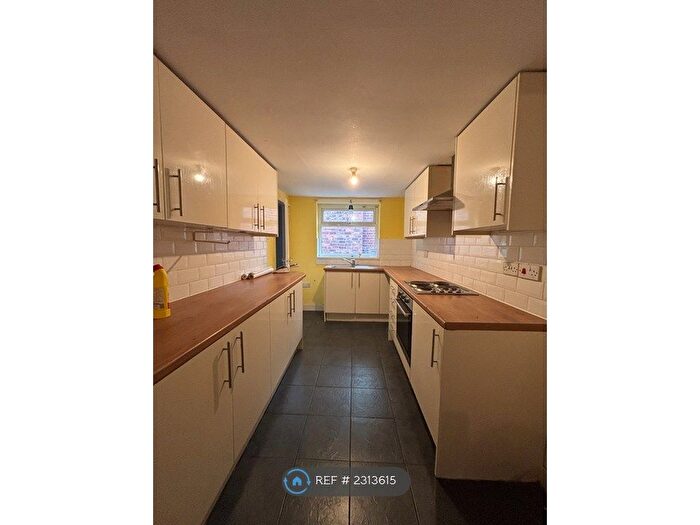 2 Bedroom End Of Terrace House To Rent In Egton Street, Hull, HU8