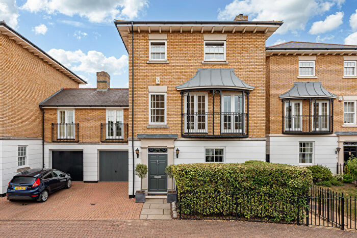 5 Bedroom Link Detached House For Sale In Pewterers Avenue, Bishops Stortford, Hertfordshire, CM23