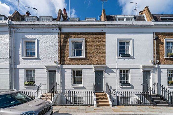 3 Bedroom Flat To Rent In First Street, London, SW3