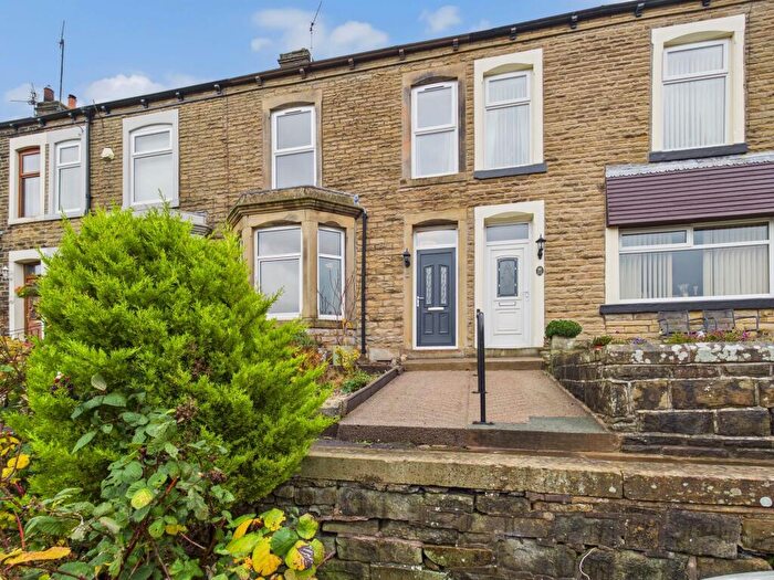 4 Bedroom Terraced House To Rent In Cemetery Road, Earby, BB18