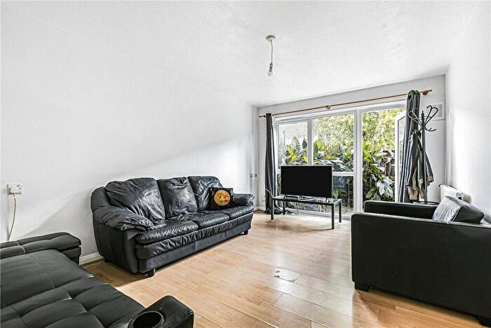 1 Bedroom Apartment To Rent In Newport Street, London, SE11