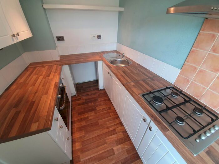 2 Bedroom Flat To Rent In Hill Street, Halesowen B63