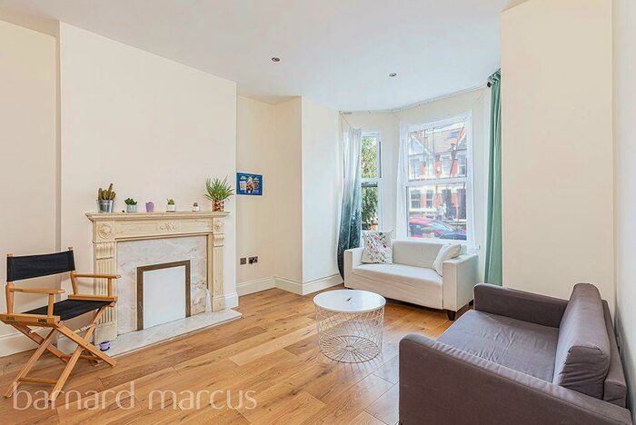 4 Bedroom House To Rent In Bosworth Road, London, N11