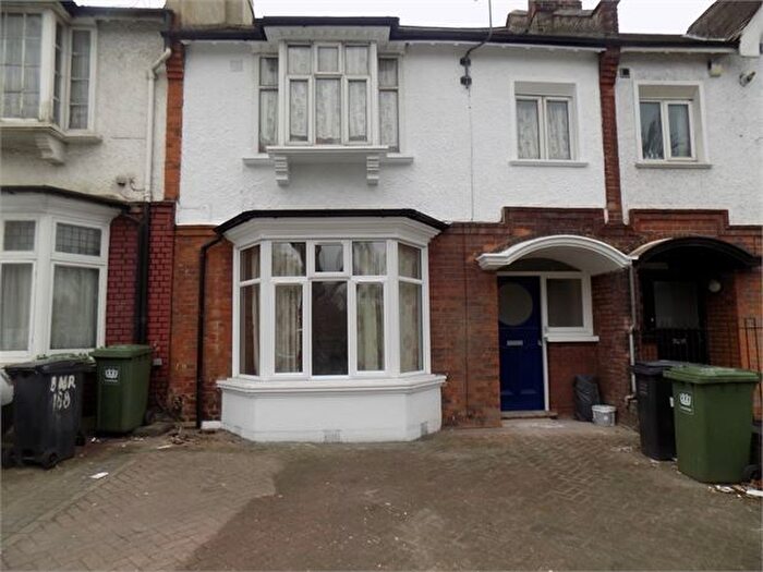 2 Bedroom Flat To Rent In Brownhill Road, Catford, London, SE6