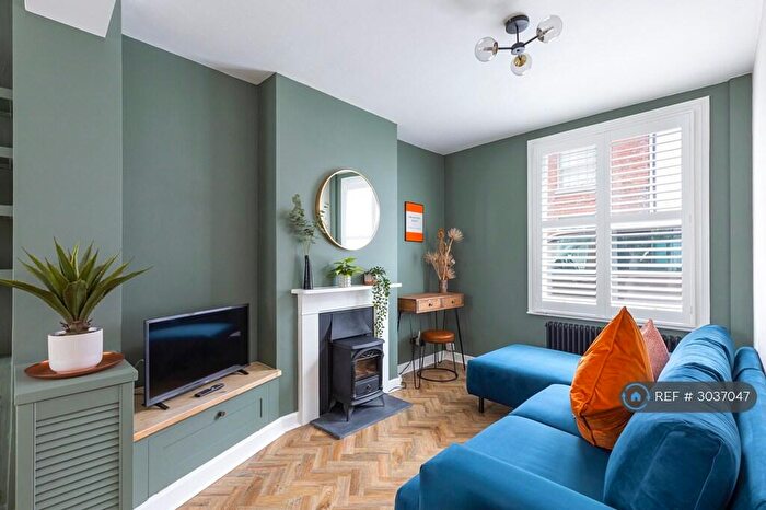 2 Bedroom Terraced House To Rent In Queens Gardens, Brighton, BN1