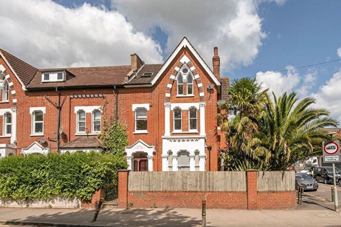 2 Bedroom Flat To Rent In Alexandra Road, Wimbledon, London, SW19