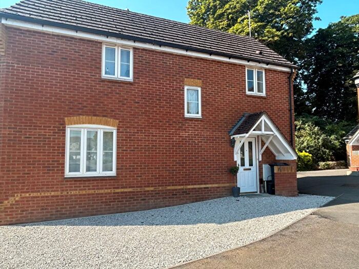 3 Bedroom Detached House To Rent In Swallows Croft, Reading, Berkshire, RG1