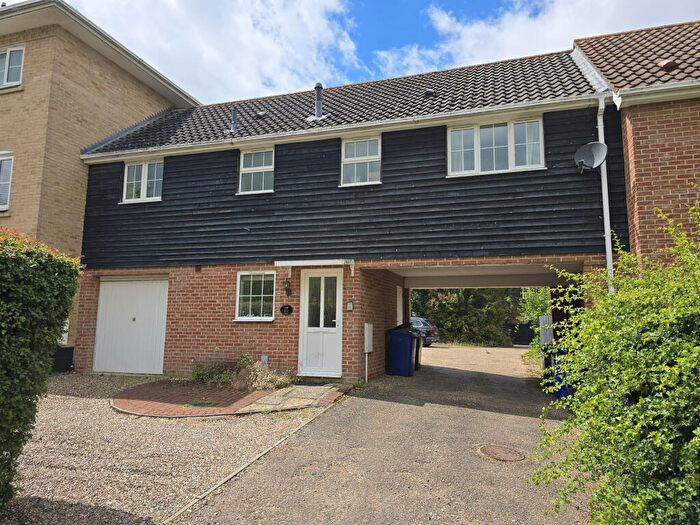 2 Bedroom Apartment To Rent In Drovers Avenue, Bury St. Edmunds, Suffolk, IP32