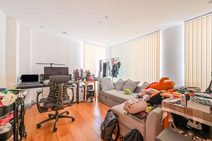 2 Bedroom Flat For Sale In Thanet Tower, Canning Town, London, E16