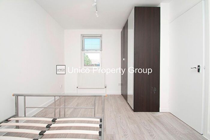 1 Bedroom Maisonette To Rent In Ford Road, London, E3