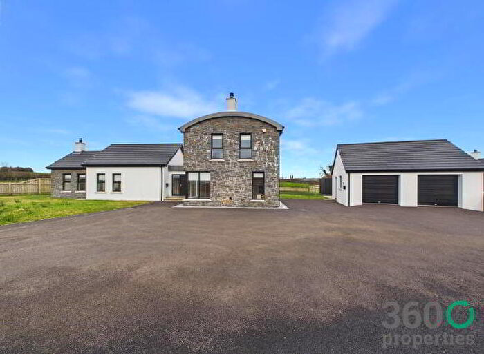 4 Bedroom Detached House For Sale In Old Portglenone Road, Ballymena, BT44
