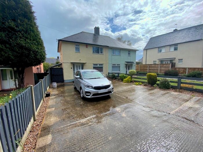 3 Bedroom House To Rent In Gardendale Avenue, Clifton, NG11