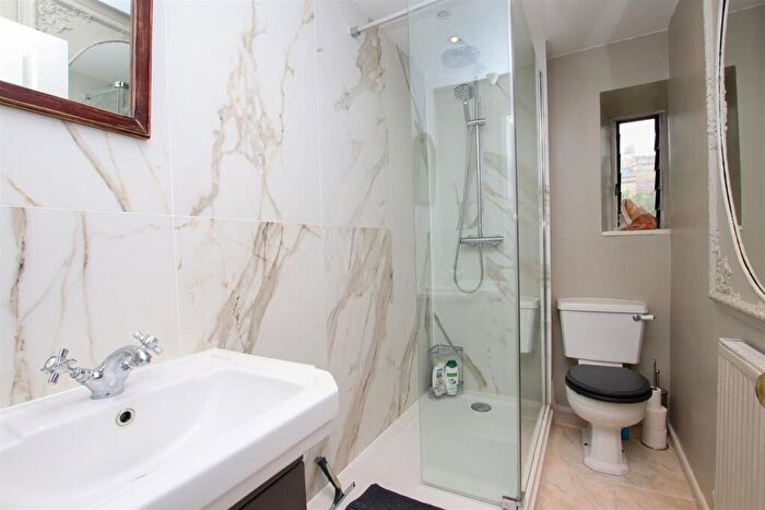 1 Bedroom Flat To Rent In Beaufort East, Bath, BA1
