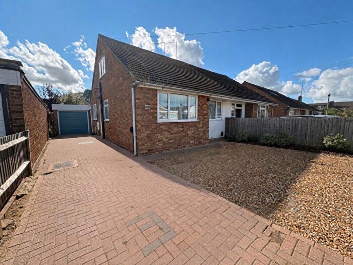 3 Bedroom Semi-Detached House For Sale In Parklands Crescent, Parklands, Northampton, NN3