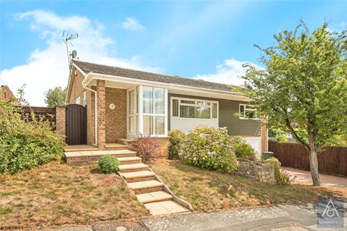 3 Bedroom Bungalow For Sale In Old Barn Close, Gawcott, Buckingham, MK18