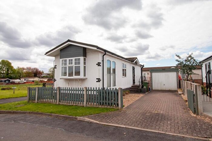2 Bedroom Park Home For Sale In Ashfield Park, Scunthorpe, DN17