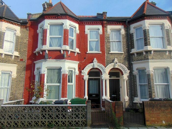 2 Bedroom Flat To Rent In Fairmount Road, Brixton Hill, London, SW2