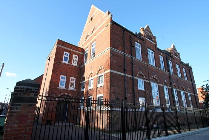2 Bedroom Flat To Rent In Glass House, The Old School, Reynoldson Street, Hull, HU5