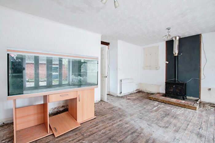 2 Bedroom Bungalow For Sale In Cribb Close, Poole, Dorset, BH17