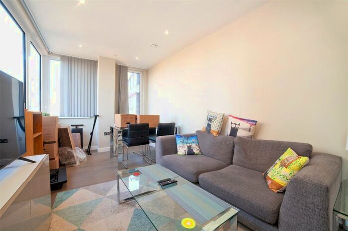 2 Bedroom Apartment To Rent In High Street, London, BR1