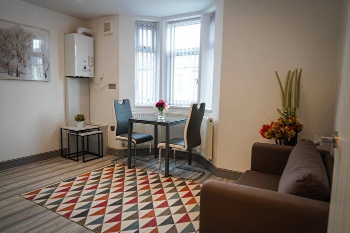 1 Bedroom Flat To Rent In Pomeroy Street, Cardiff, CF10