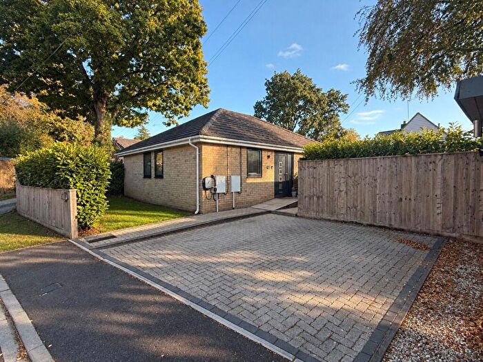2 Bedroom Bungalow For Sale In Croft Road, Ringwood, Hampshire, BH24