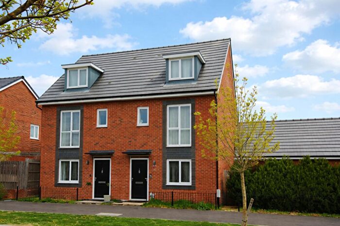 4 Bedroom Semi-Detached House For Sale In Heathy Wood, Copthorne, RH10