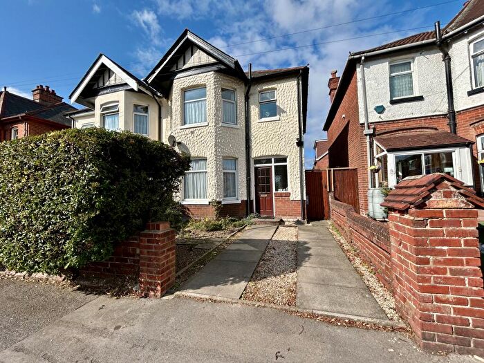 3 Bedroom Semi-Detached House To Rent In Wilton Road, Upper Shirley, SO15