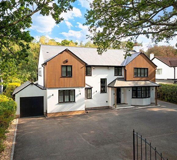 5 Bedroom Detached House For Sale In Hookstone Drive, Harrogate, HG2