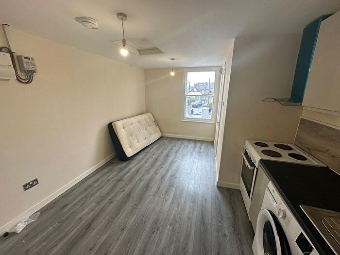 1 Bedroom Studio To Rent In Hertford Road, Enfield, EN3