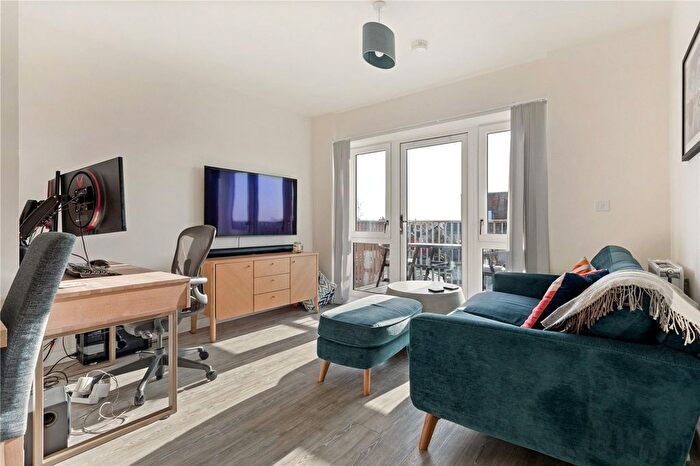 1 Bedroom Flat For Sale In Springfield Drive, London, SW17