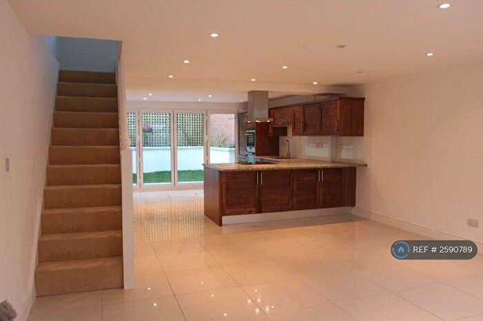 4 Bedroom Terraced House To Rent In Whateley Rd, Dulwich, Peckham, Camberwell, Herne Hill, Brixton, SE22