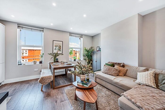 1 Bedroom Flat To Rent In Chiswick High Road, Turnham Green, W4