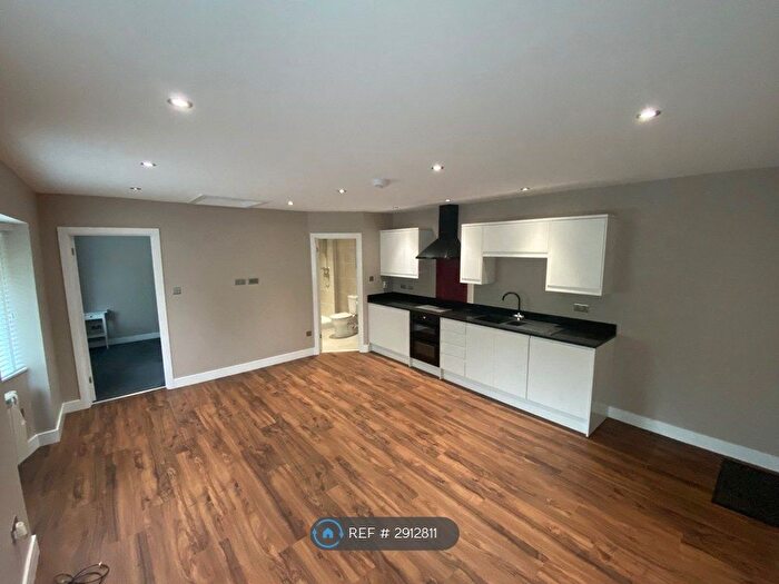 1 Bedroom Flat To Rent In Bath Road, Swindon, SN1