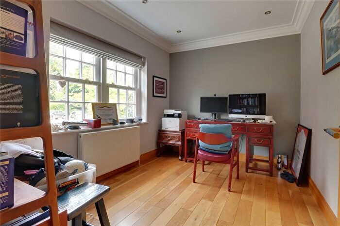 4 Bedroom Detached House For Sale In Spring Road, Harpenden, Hertfordshire, AL5