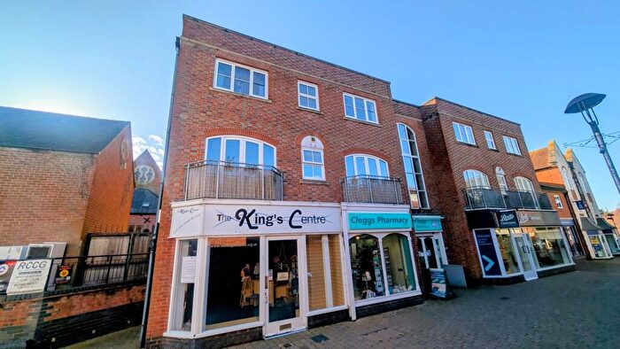 2 Bedroom Flat For Sale In Limborough Road, Wantage, OX12