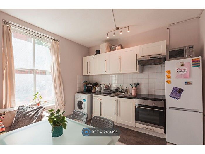 4 Bedroom Flat To Rent In Tavistock Place, London, WC1H