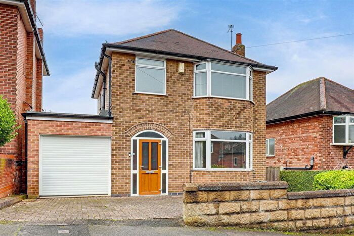 3 Bedroom Detached House For Sale In Imperial Avenue, Gedling, Nottinghamshire, NG4